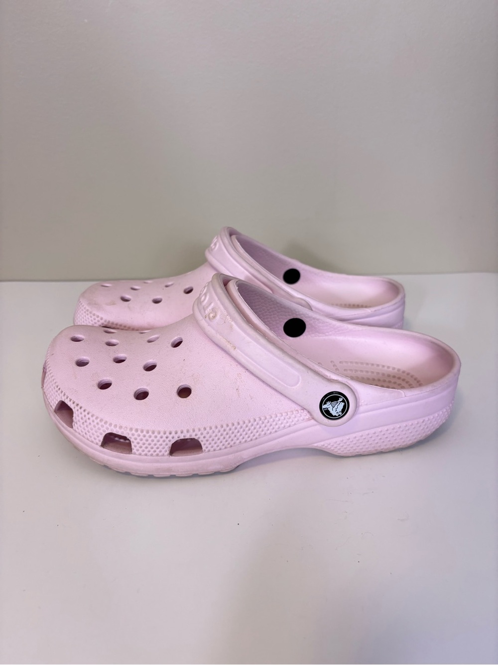 Crocs Classic Clog in Light Pink Women’s 8